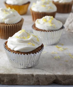 Gingerbread Cupcakes With Lemon Cream Cheese Frosting