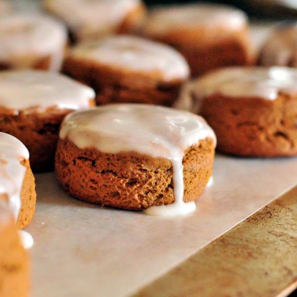 Glazed gingerbread scones