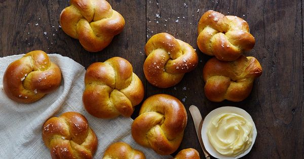 Golden Pumpkin Dinner Rolls