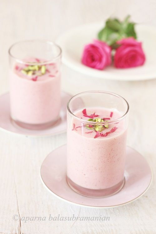 Gulabi Phirni/ Firni (Rose Flavoured Creamy Indian Rice Pudding