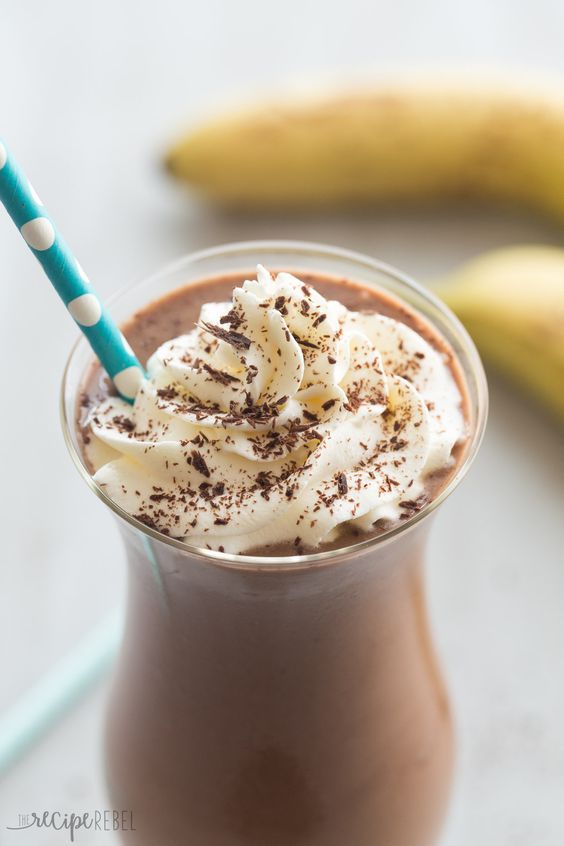 Healthy Chocolate Peanut Butter Smoothie (Chunky Monkey!