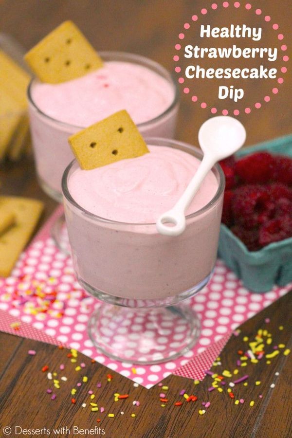 Healthy Strawberry Cheesecake Dip (low fat, low carb, sugar free & high protein!