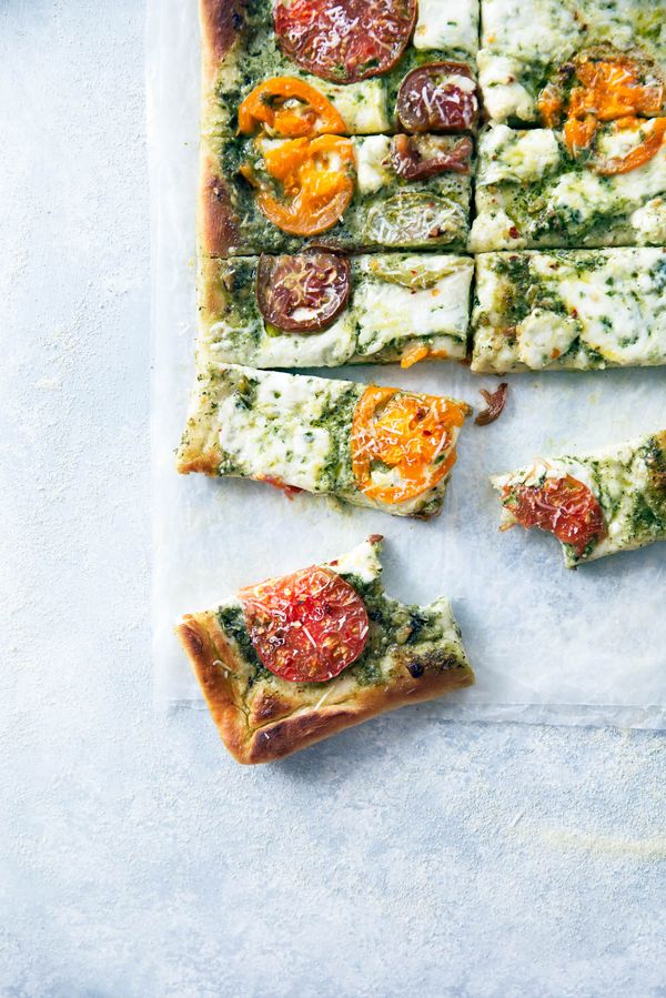 Heirloom Tomato Pesto Pan Pizza