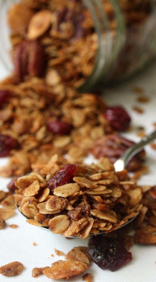 Homemade Cinnamon Pecan Raisin Granola