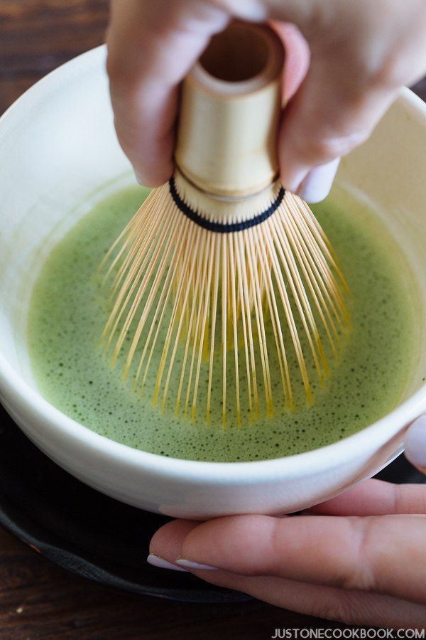 How To Make Matcha (Japanese Green Tea