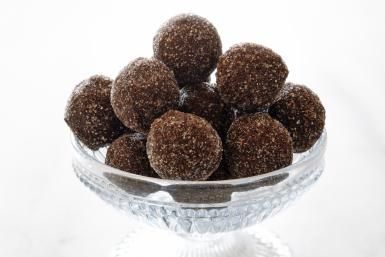 How to Make Rum Balls in Just 4 Steps