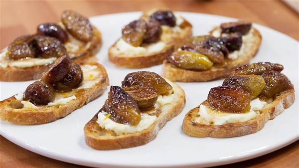 Ina Garten's Fig and Goat Cheese Bruschetta