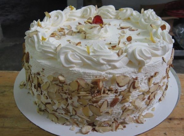 ITALIAN RUM CREAM CAKE by Freda