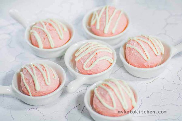 Keto Strawberries and Cream Fat Bombs