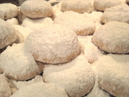 Kourambiedes (A Greek Christmas Cookie