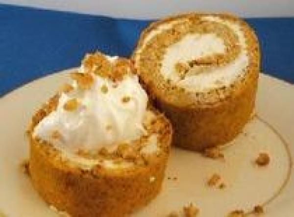 Low-Carb Pumpkin Roll with Cream Cheese Filling