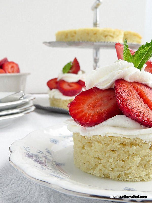 Low Carb Strawberry Almond Shortcake