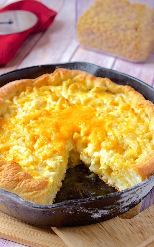 Mac N Cheese Pizza Pie