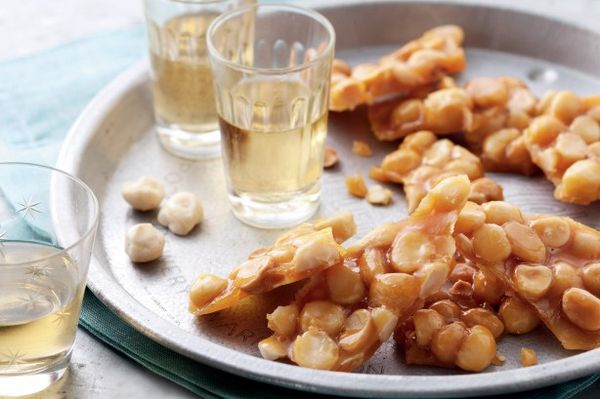 Macadamia brittle