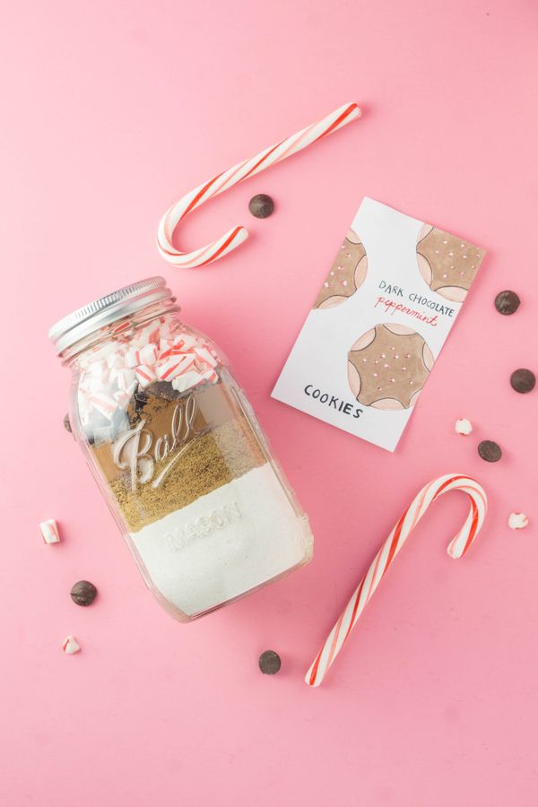 Mason Jar Baking Mixes for the Holidays