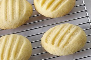 Melt-in-Your-Mouth Shortbread Cookies