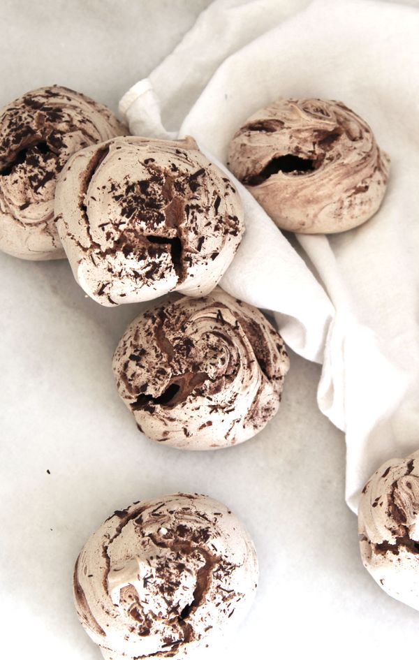 Mini Chocolate Meringues