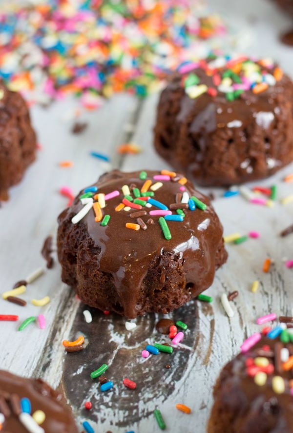 Mini Ice Cream Bundt Cakes