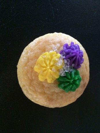 Mini King Cake Cupcakes