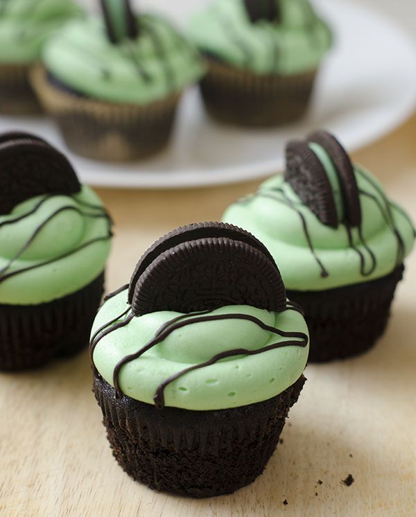 Mint Chocolate Oreo Cupcakes