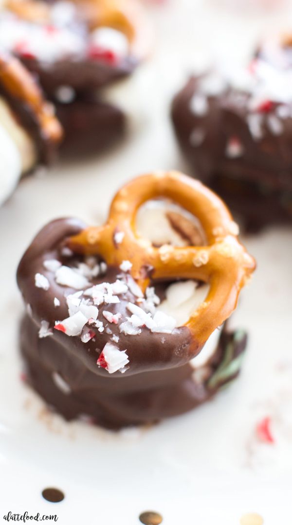 Mint Pretzel S’mores Bites