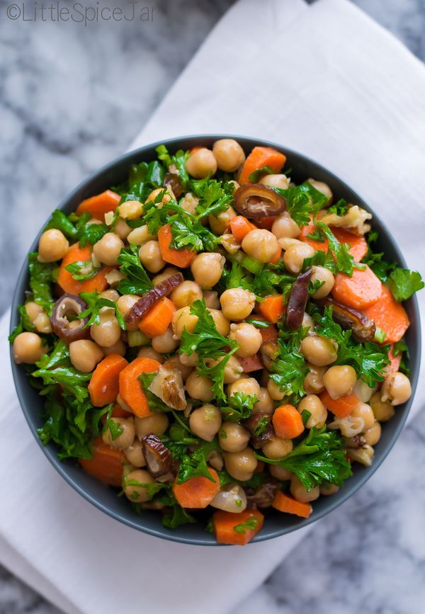 Moroccan carrot chickpea salad