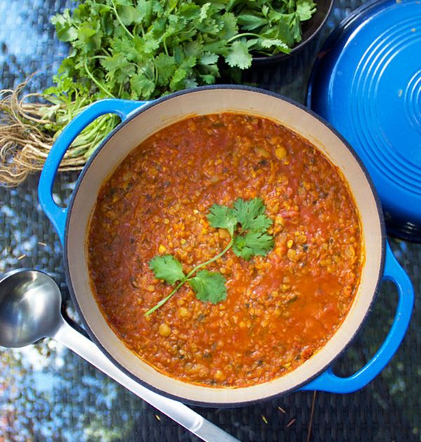 Moroccan lentil soup: harira