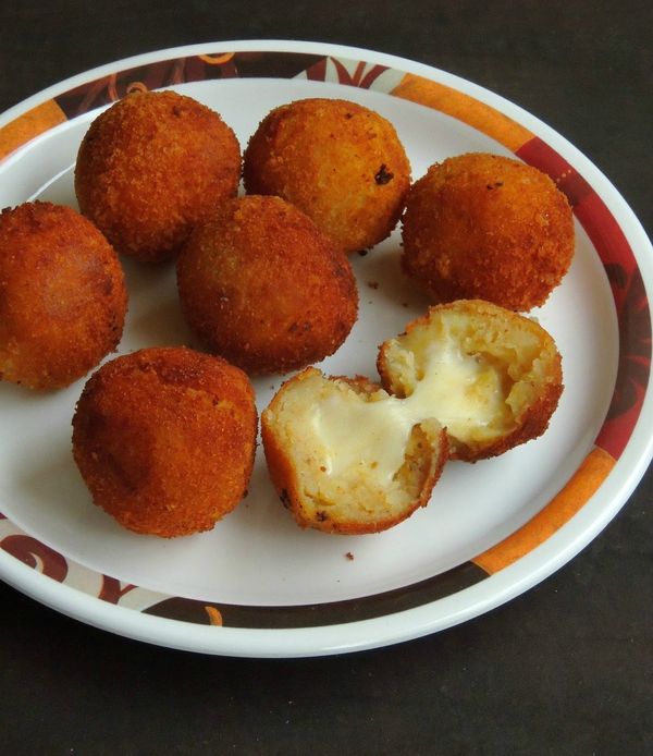 Mozzarella Stuffed Potato Balls