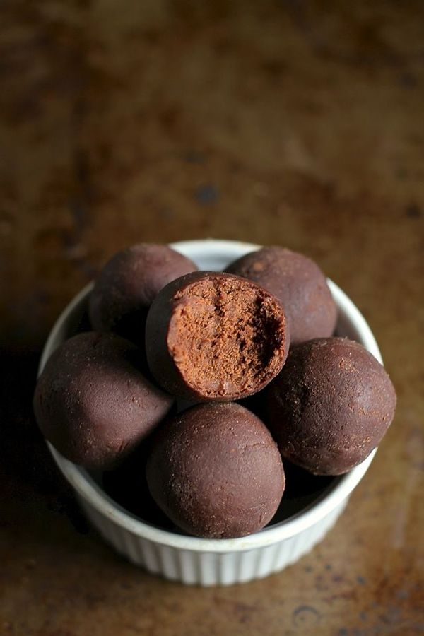 No Bake Brownie Protein Bites