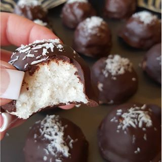 No-Bake Chocolate Coconut Snowballs