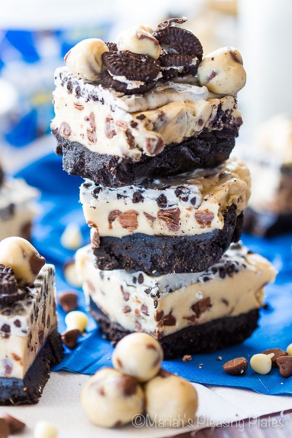 (No Bake Oreo Cookie Dough Bars