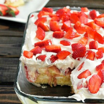 No Bake Strawberry Banana Pudding Twinkies Cake