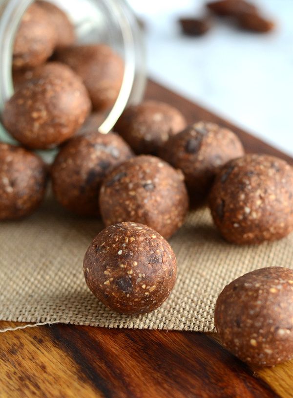 Oatmeal Chocolate Chip Cookie Dough Balls