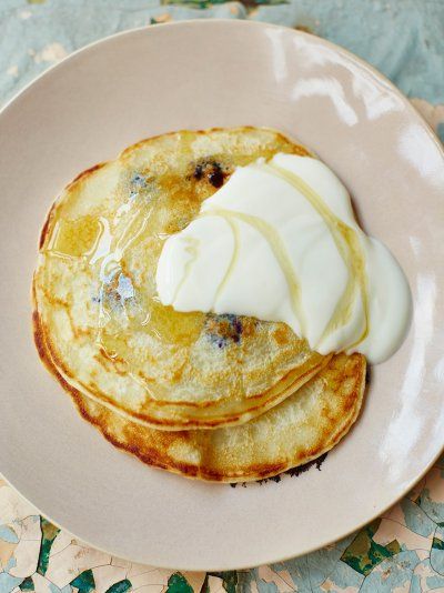 One-cup pancakes with blueberries