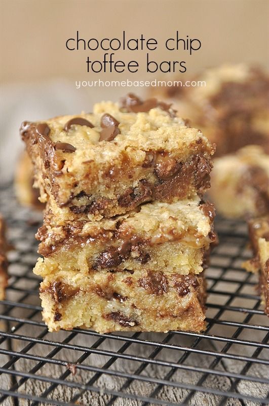 Ooey, Gooey Chocolate Chip and Toffee Bars