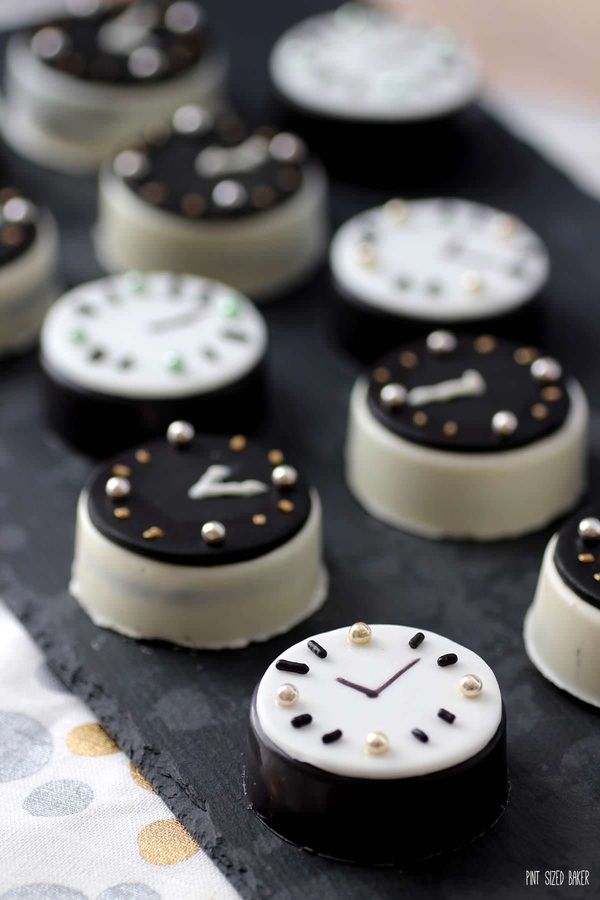 Oreo Cookie Clocks