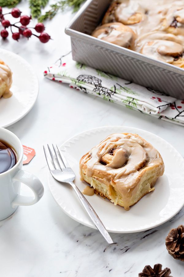 Overnight Toffee Cinnamon Rolls