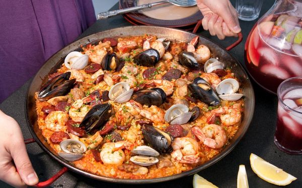 Paella Mixta (Paella with Seafood and Meat