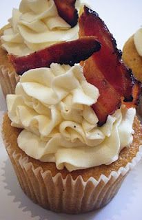 Pancake Cupcakes With Maple-Bacon Buttercream Frosting