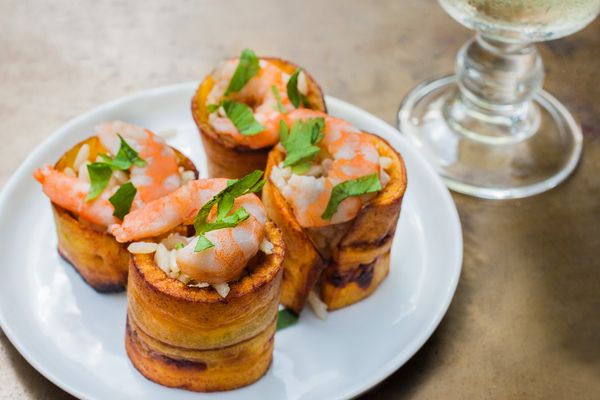 Pasabocas de Plátano (Bite-Size Plantain Rolls