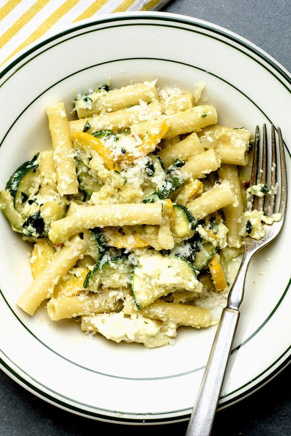 Pasta With Corn, Zucchini And Tomatoes