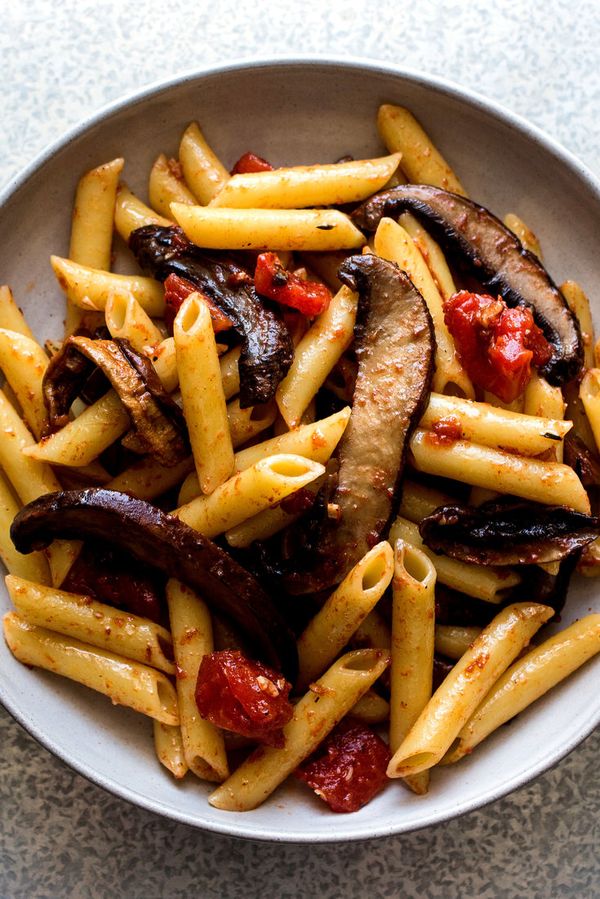 Pasta With Slow-Cooked Portobello Mushrooms