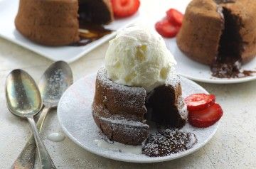 Paula Deen's Molten Lava Cake