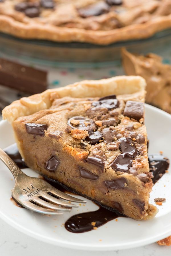 Peanut Butter Candy Bar Pie