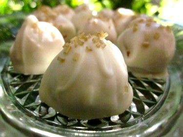 Peanut Butter Snow Balls