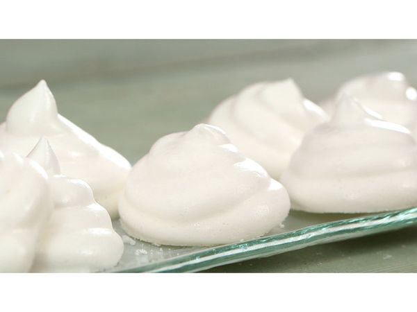 Peppermint Aquafaba Meringues