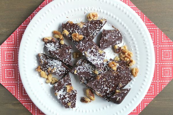 Peppermint Chocolate Bark (Only 4 Ingredients!