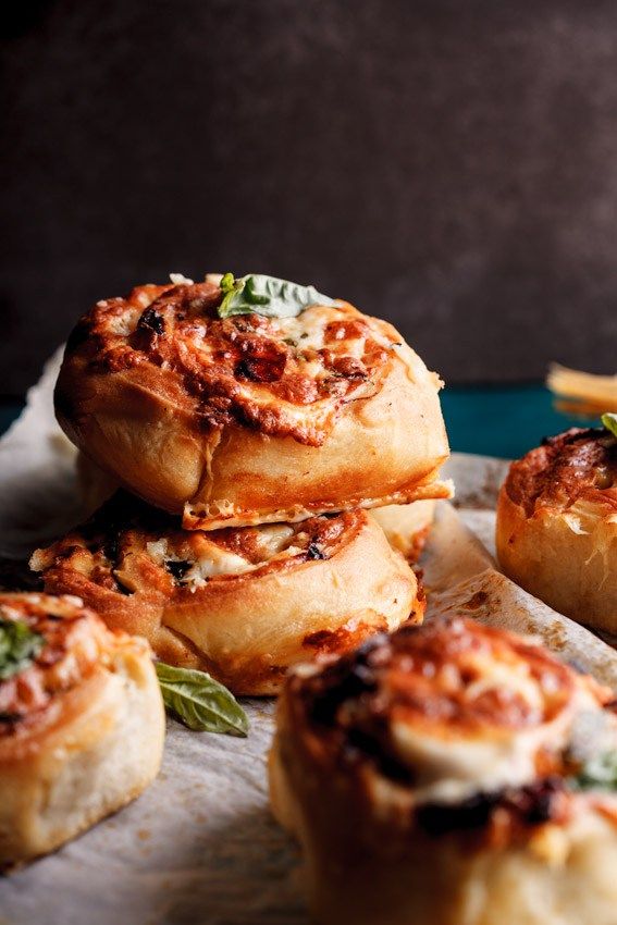 Pizza rolls with basil, sundried tomatoes and garlic butter