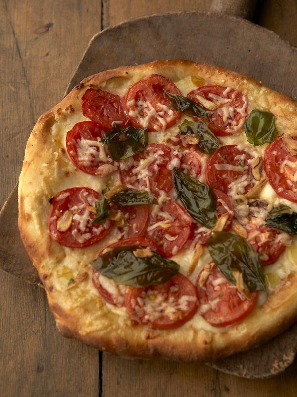 Pizza with Fresh Tomatoes and Basil