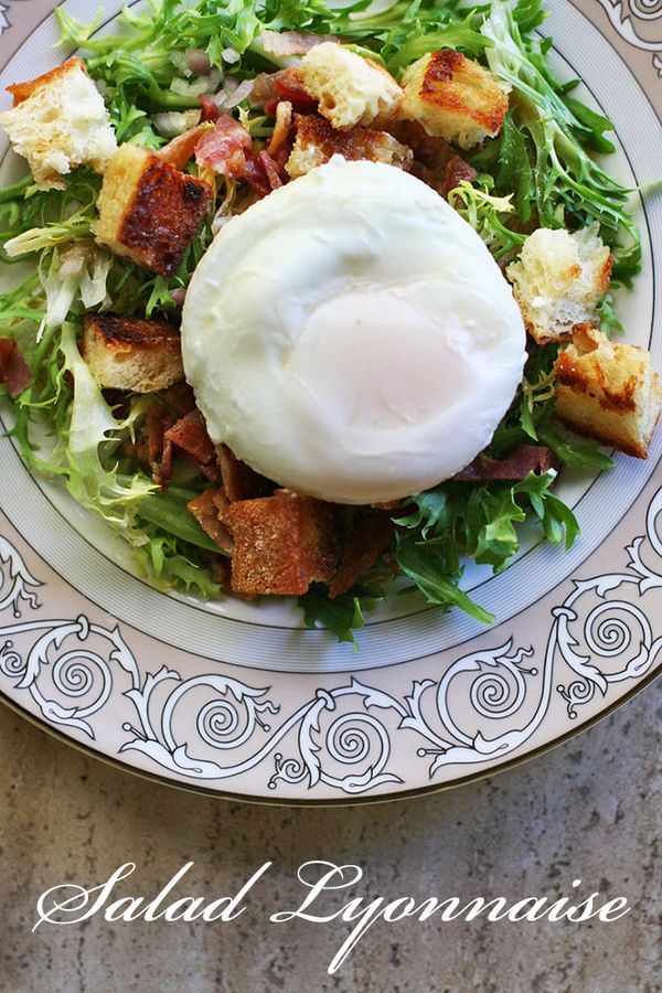 Poached Egg and Bacon Salad – Salad Lyonnaise